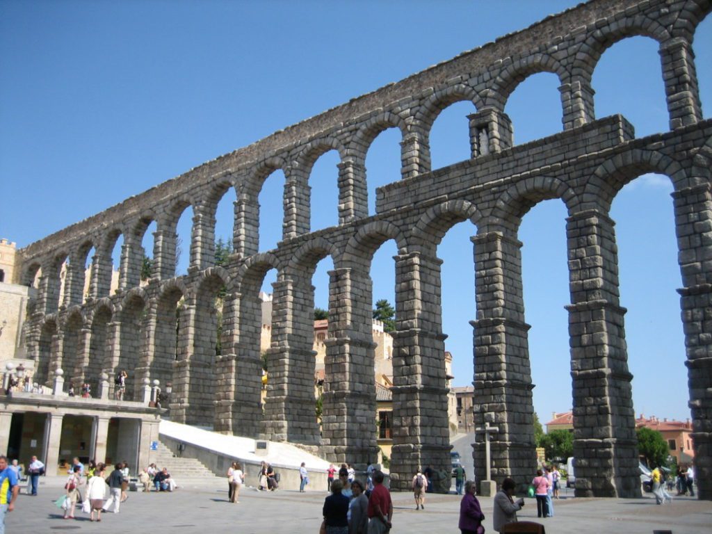 No mortar - Roman aqueduct, Segovia