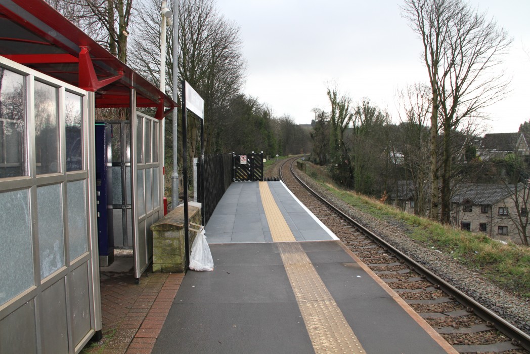 The extended platform clearly evident at Berry Brow Station